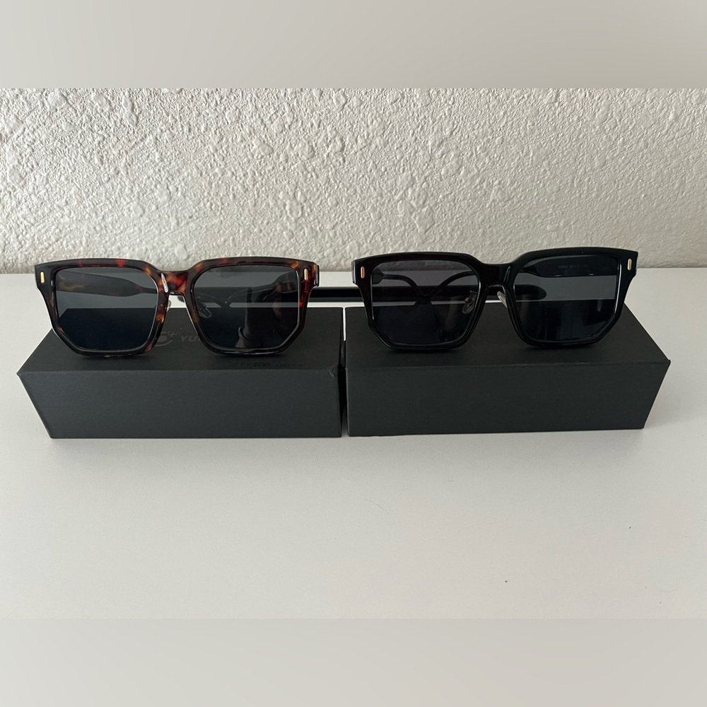 2 Pairs of Chic Black and Tortoise Sunglasses Set New in Original Box